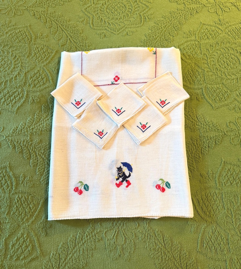 Vintage Embroidered Cross Stitch Tablecloth & Napkins image 1