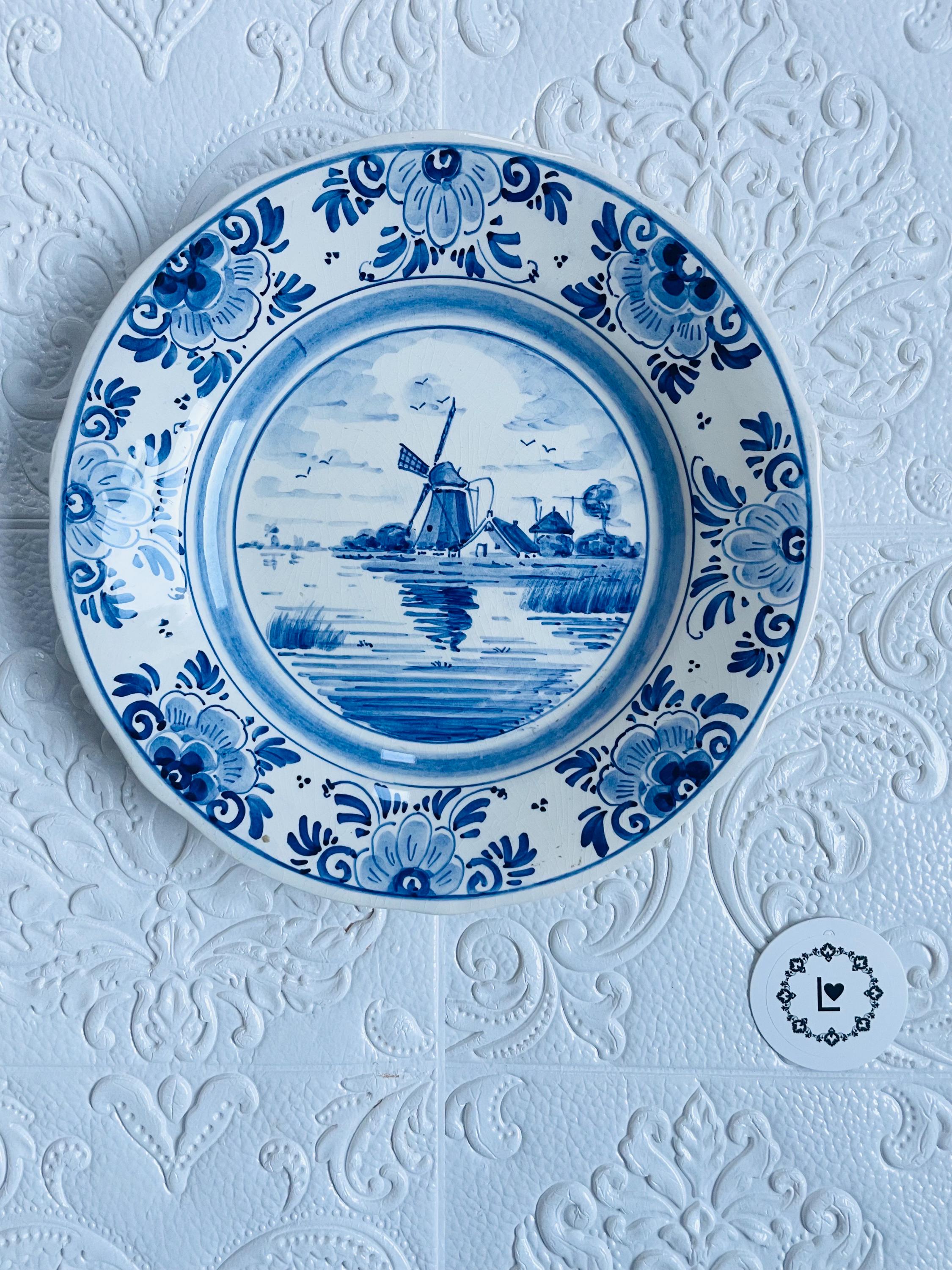  Delft フラワーモチーフ プレート 1905年製 Vintage Blue Delft Wall Plate Hand-painted Flowers and Windmill