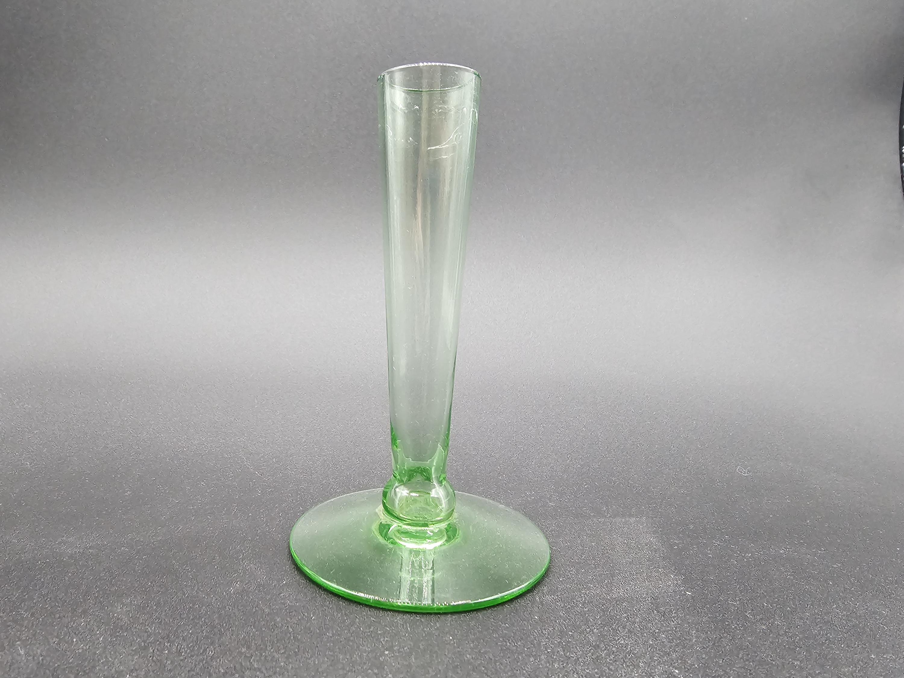 ウランガラスの花瓶 - Etsy 日本