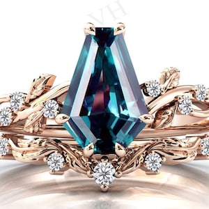 Coffin Shaped Alexandrite Engagement Ring Set Leaf Vine Design Alexandrite Wedding Ring Set Art Deco 2 Piece Bridal Promise Ring Set For Her