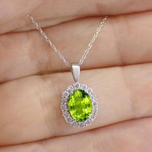 Natural Peridot Pendant For Women Vintage Peridot Wedding Pendant Unique Green Gemstone Pendant Art Deco Style Pendant Antique Halo Pendant