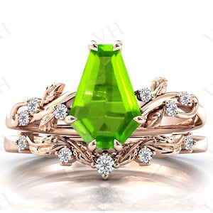 Vine Leaf Style Peridot Engagement Ring Set Antique Coffin Shaped Wedding Ring Set 14k Gold Art Deco Peridot Bridal Anniversary Ring Set
