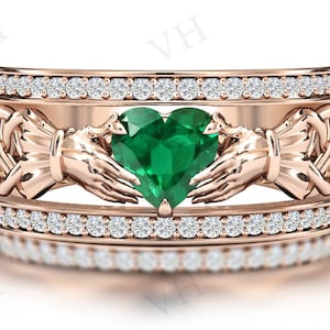 Antique Emerald Claddagh Engagement Ring For Women 14k Gold Vintage Bridal Anniversary Ring Heart Shaped Emerald Claddagh Wedding Band