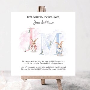 Niedliche Kaninchen-Geburtstagskarte für die Zwillinge, Kaninchen mit den Initialen der Zwillinge zum Geburtstag, personalisiert, Zwillings-Feierkarte
