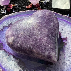 Lepidolite Heart Crystal, Natural Lepidolite, Purple Mica Crystal, Purple Heart Crystal, Lepidolite Crystal, Heart Crystal, Lepidolite, Mica