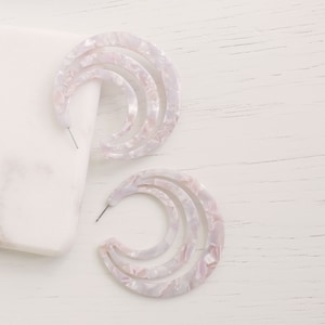 purple white tortoise hoop earring.triple hoop earring.sophisticated hoop earring. acetate tortoise hoop earring.