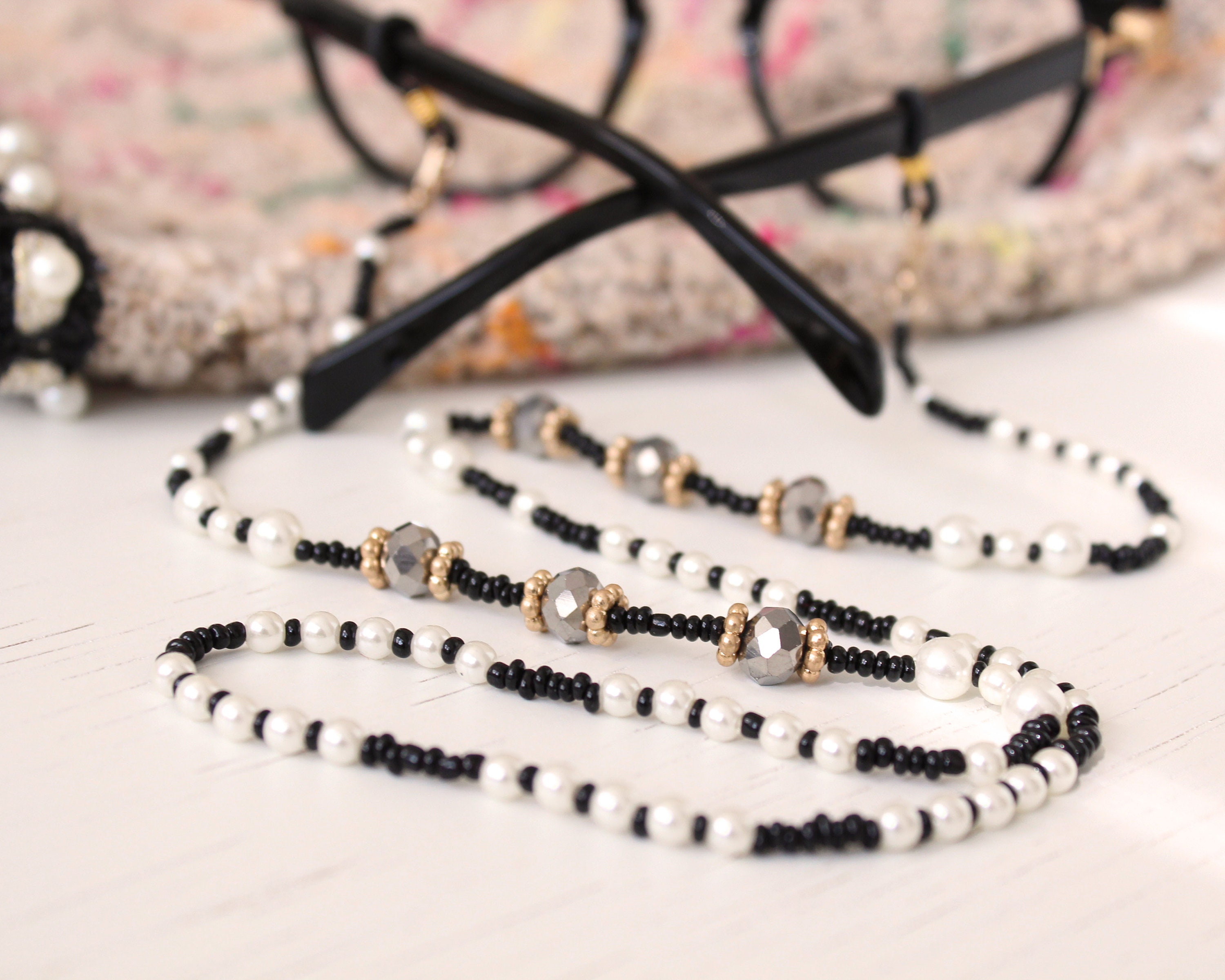 Multi Beaded Glasses Chain Classic Pearl and Glass Beads Sunglasses