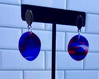 Vibrant red, white, and blue translucent dangle earrings