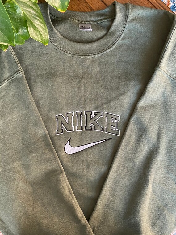 custom vintage nike sweatshirt