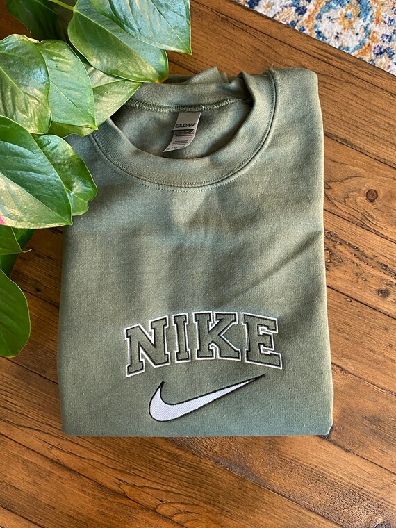 custom vintage nike sweatshirt