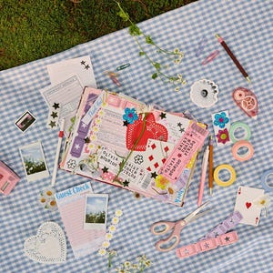 Kit de journal créatif - Collection Daisy Chain Fields d'Olivia Rodrigo