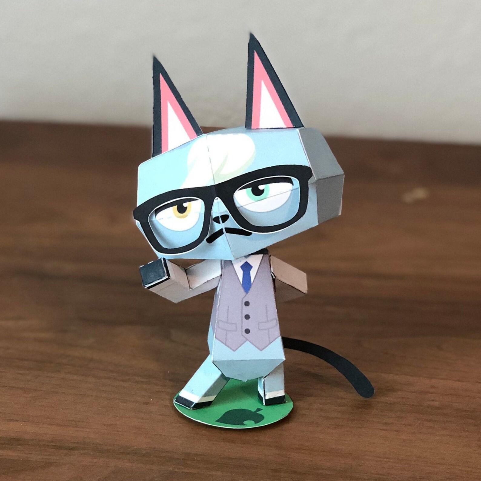 Paper Toy Craft. Animal Crossing New Horizons Toy. Raymond Cat Villager Paper Toy. DIY Cat Paper