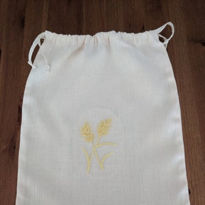 Hand-embroidered linen bread bag - 15 x 12 in - Made in USA