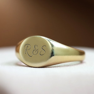 Anel personalizado gravado à mão · Anel de ouro com caligrafia · Anel personalizado · Anel de casal