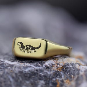 Otter Family Gold Signet Ring · Engraved Otter Ring ·  Custom Otter Ring · Personalized Ring · Delicate Unisex Ring