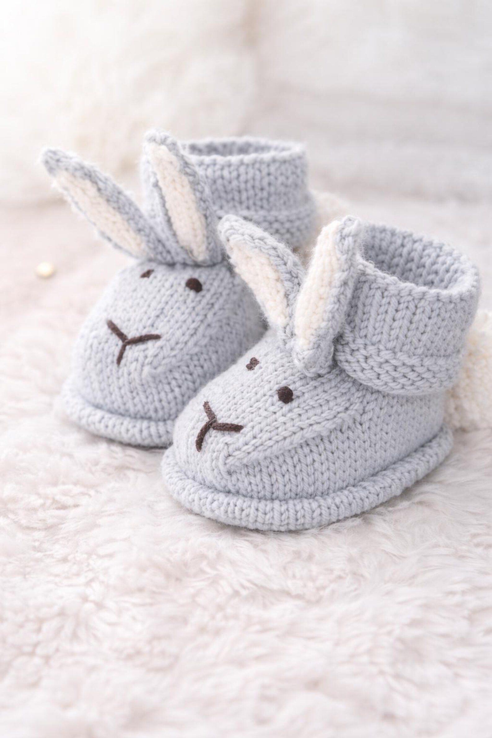 Easter Bunny Booties Knitting Pattern – Baby Rabbit Slippers (3–6 ...