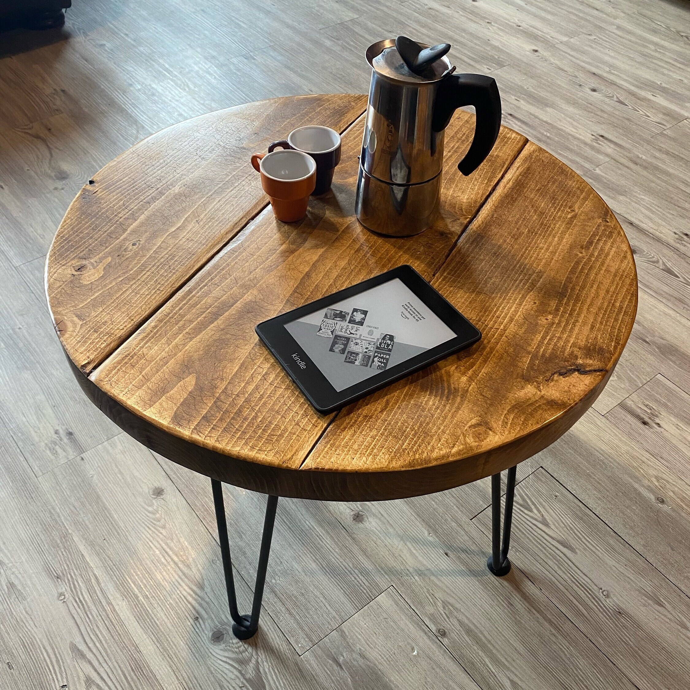 Round wood coffee table with hairpin legs discount