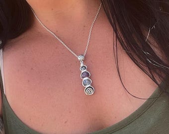 Aangepaste edelsteenhanger: gepersonaliseerde helende kristallen ketting