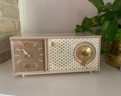 Vintage 1950s Zenith Clock Radio