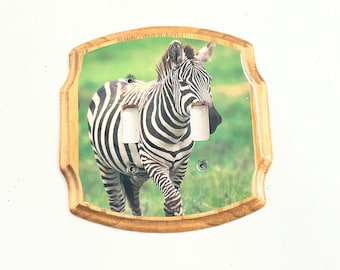 Placca per interruttore e presa in legno con motivo zebrato / Decorazione per la casa con animali dello zoo