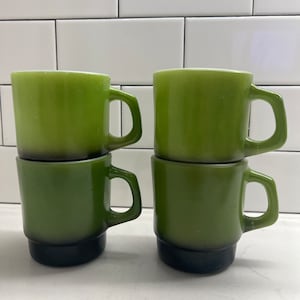 Fire-King Anchor Hocking stapelkoffiemokken groen en zwart Ombré, jaren 60, inhoud 8 fl.oz