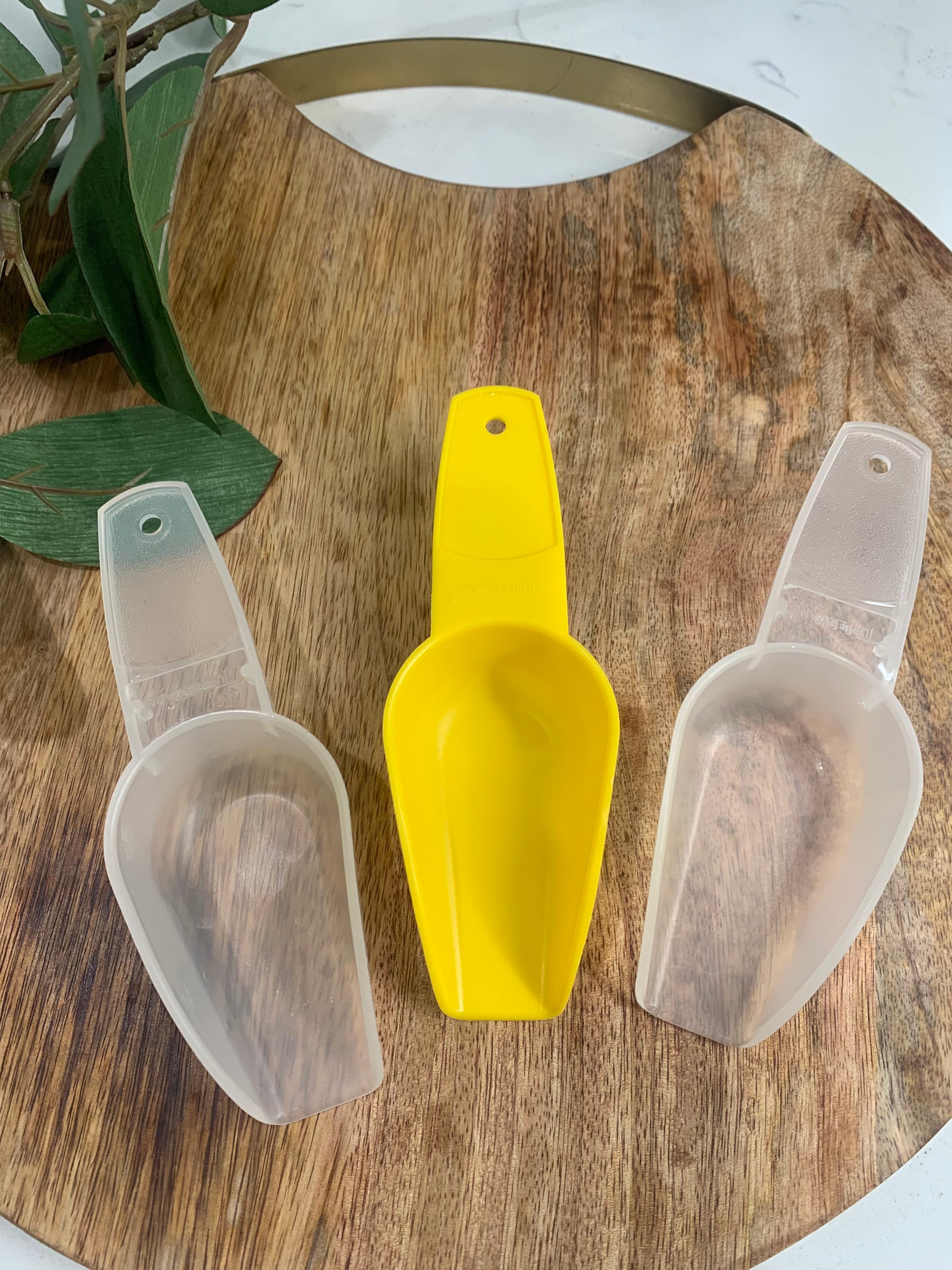 TUPPERWARE スーパーチェスト　ディープミニ　ホワイト×イエロー　美品 TUPPERWARE スーパーチェスト ディープミニ ホワイト×イエロー 美品