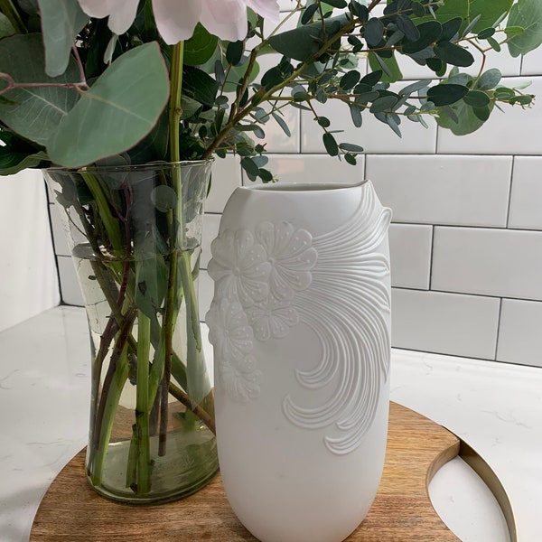 Vintage Porcelain Kaiser German Floral Oval Vase in Bisque White
