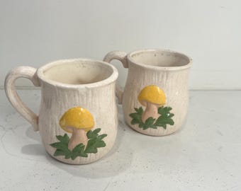 Merry Mushroom Vintage Mug Set
