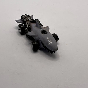 Vintage 1986 Mattel Hot Wheels Shark Cruiser Diecast Collectible Toy