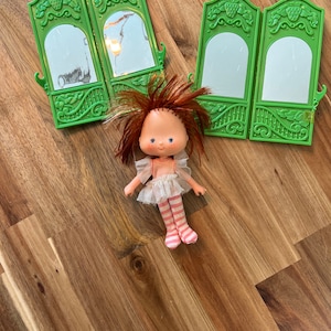 1983 Dancing Strawberry Shortcake Doll with clothes and dance mirrors | Vintage 1980s Toy