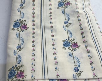 Vintage Cannon Fieldcrest Twin Spannbettlaken in Blau und Lila mit Cottagecore-Blumenmuster | Vintage-Bettwäsche
