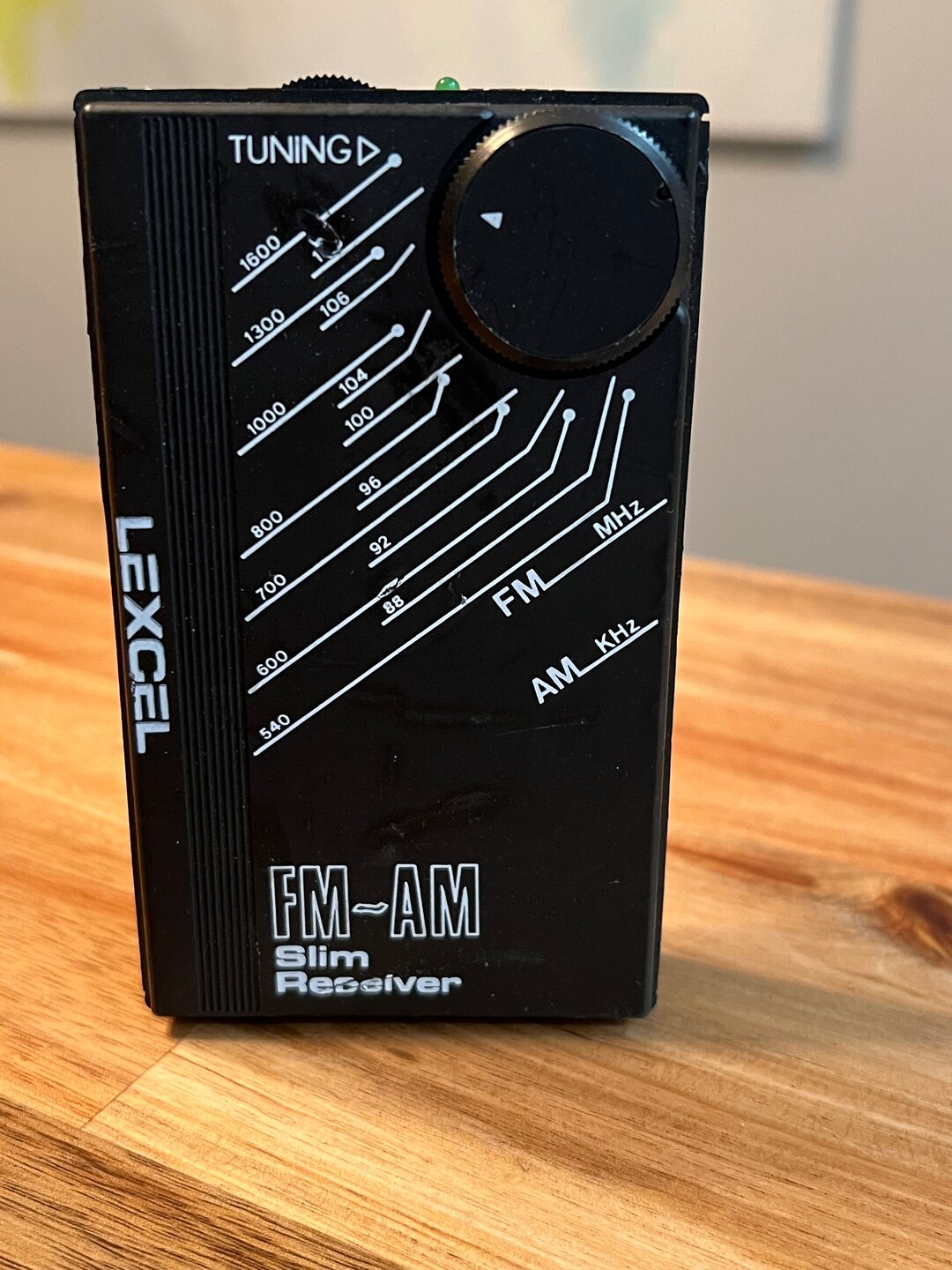 AM FM Portable Radio Lexcel Slim Receiver With Belt Clip Personal Tuner ...