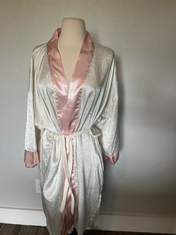 Vintage Victoria’s Secret Pink and White Robe | Wh