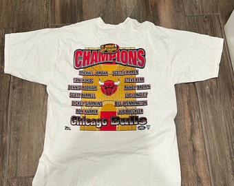 Vintage 1998 Chicago Bulls 6 Time NBA Champions Pro Player T-Shirt / 9 –  LOST BOYS VINTAGE