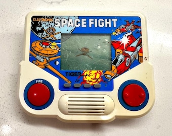 Vintage 1988 Tiger Elektronik Space Fight Taschen Spiel Taschenspieler ungetestet