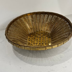 Vintage Woven Wire Basket Metal Bowl Gold Tone Display Serving