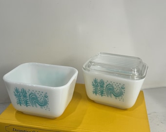 CHOICE Pyrex Amish Butterprint Turquoise Rooster 501 Refrigerator Dish 1-1/2 Cup w/ Lid & without Lid