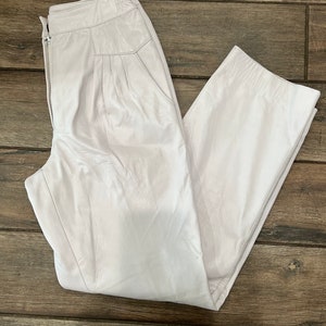 Vintage 1980s White Leather Designer Pelle Cuir Women’s Pleated Pants Size 12 EU 40