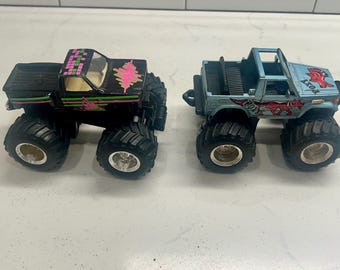Maisto 4x4 Toy Diecast 1:64 Monster Trucks Chevy Vintage Cars
