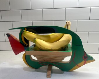 Equinoccio vintage nautico con pesci tropicali, fisarmonica fatta a mano, cestino in legno pieghevole