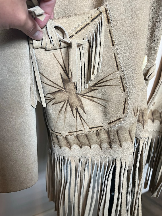 Fringe-Trim Wrap Jacket with Desert Landscape Motif - Black
