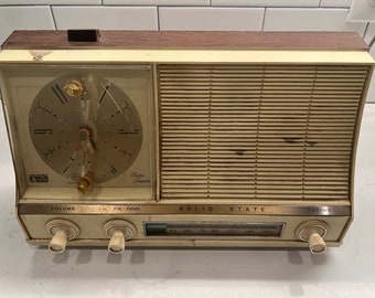 Vintage Arvin Electric Transistor Solid State AM/FM Clock Radio Model 48R18 Walnut Wood Grain
