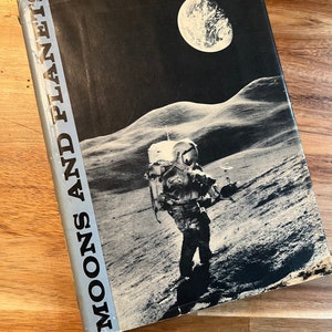 Moons and Planets: An Introduction to Planetary Science, 1973 Hardback Book