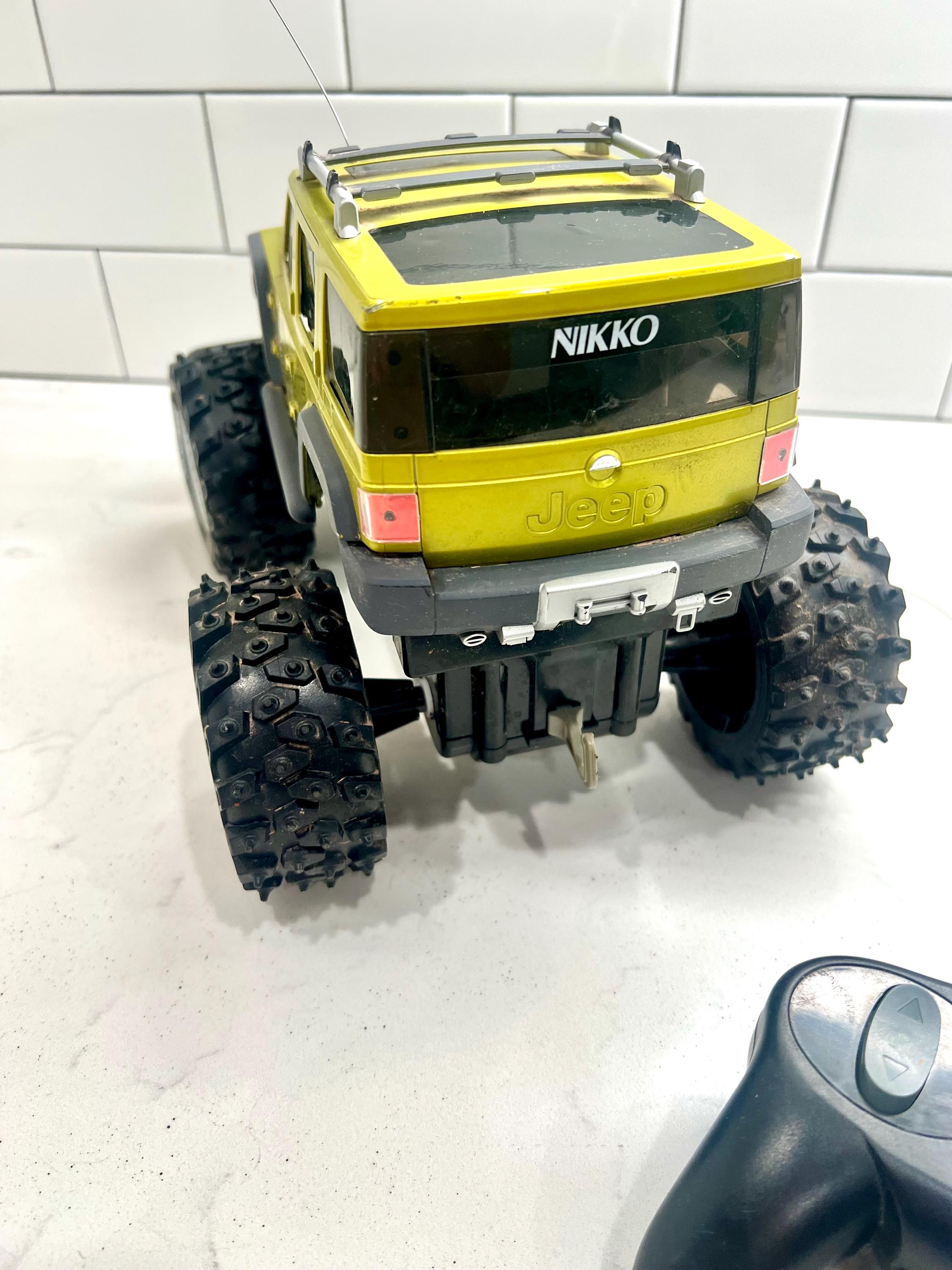 Nikko Radio Control Jeep Rescue off Road Trucking 1:18 Scale Toy