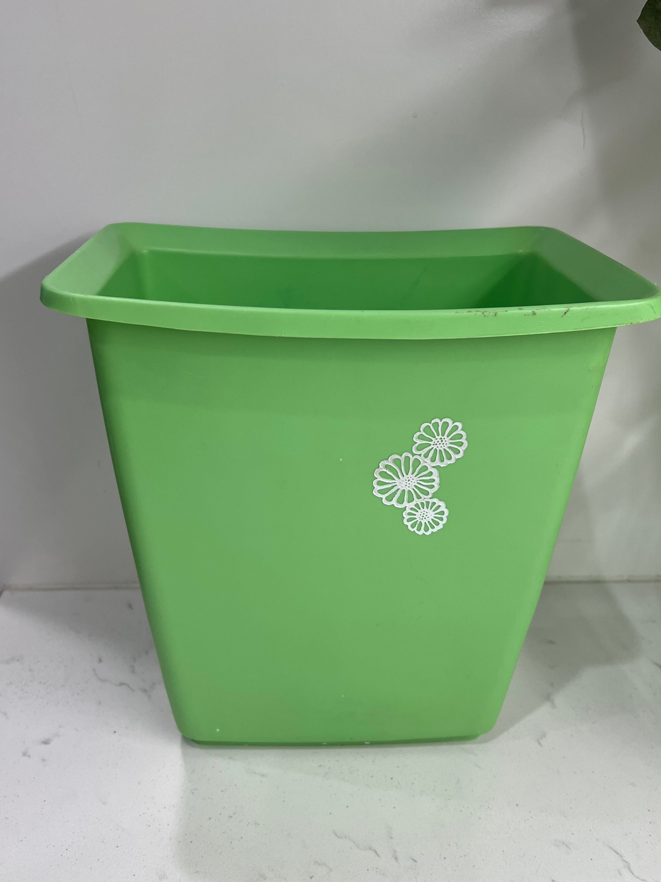 Vintage Rubbermaid Plastic Trash Can Yellow With White Flowers 