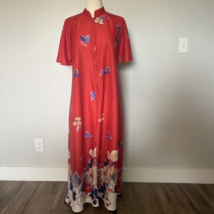 Retro Floral Red Vintage 1970s Muumuu Granny Floral Dress