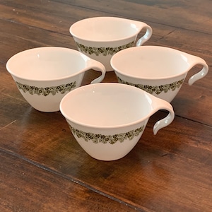Vintage Corelle Crazy Daisy Green Flowers USA Spring Blossom Mugs
