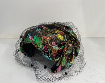 Vintage kleurrijke tovenaarhoed met netomslag Kentucky Derby Union Made USA