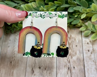 聖パトリックの日のアーチ型の虹が金の壺のイヤリングに繋がる | Glowforge レーザー デザイン