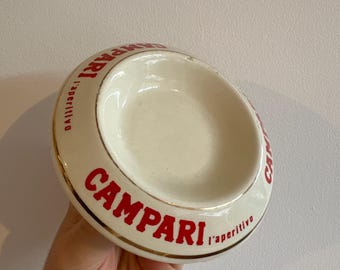 Cenicero de cerámica blanca vintage Campari L’Aperitivo con borde rojo dorado Moulin des Loups Francia década de 1960 Aperitivo italiano Bar Coleccionable Vide Poche